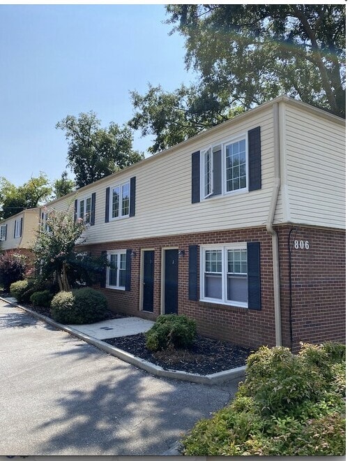College Avenue Apartments