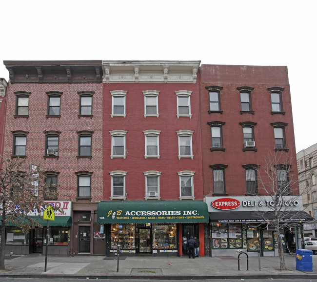 134 Graham Ave in Brooklyn, NY - Building Photo - Building Photo