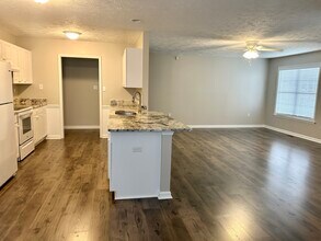 1130 Alexwood Dr in Hope Mills, NC - Building Photo - Building Photo