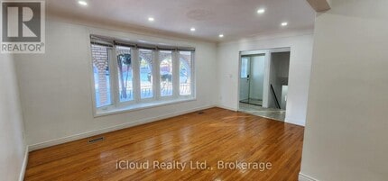 131 Victor Blvd in Hamilton, ON - Building Photo - Building Photo