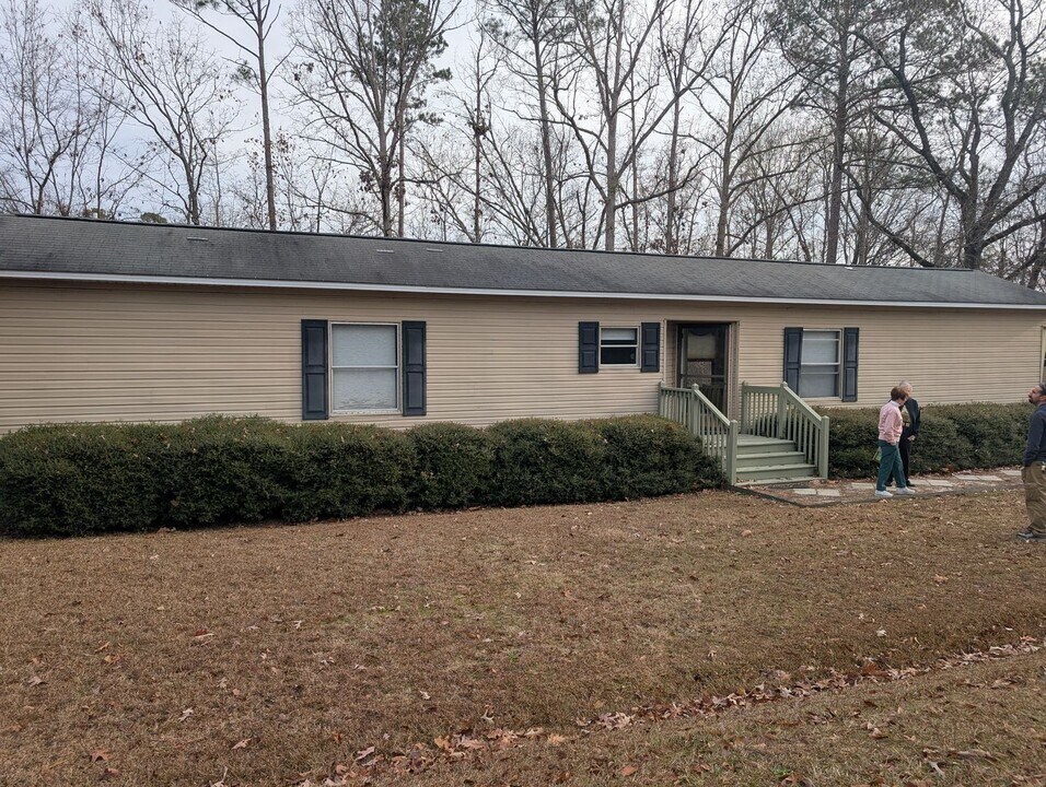 1019 Riser Rd in Waterloo, SC - Building Photo