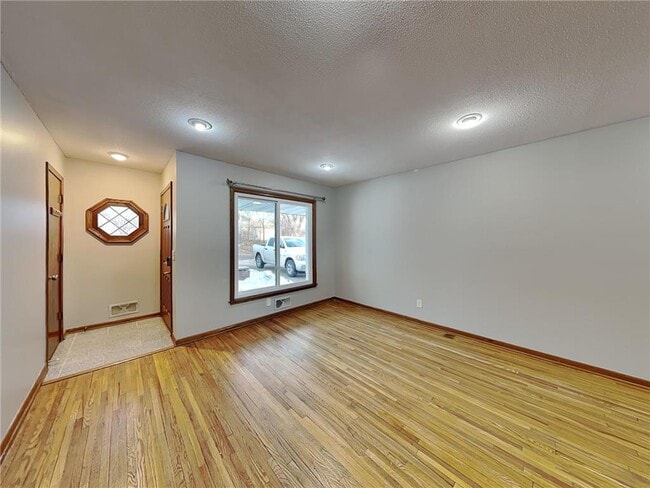 2921 W 70 1/2 St in Minneapolis, MN - Building Photo - Building Photo