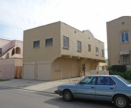 7714-7722 Rosewood Ave in Los Angeles, CA - Foto de edificio - Building Photo