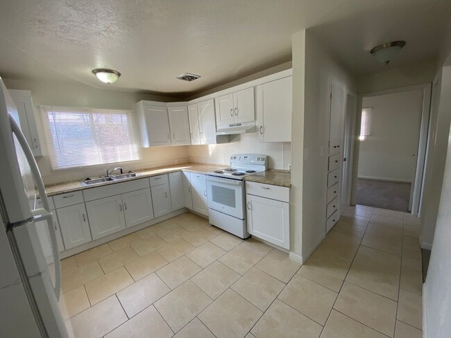 747 Boughton St in Ogden, UT - Building Photo - Building Photo