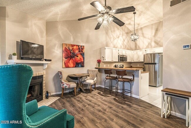 property at 4901 E Kelton Ln