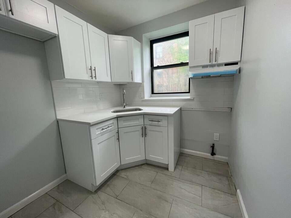 134 Grant Ave, Unit 2B in Jersey City, NJ - Building Photo
