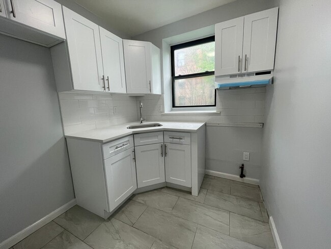 134 Grant Ave, Unit 2B