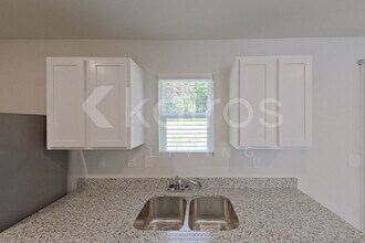 233 Topaz Ln in Macon, GA - Foto de edificio - Building Photo