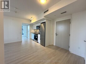 500 Wilson Ave in Toronto, ON - Building Photo