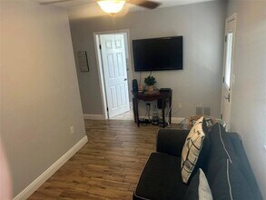 2807 41st Ave N in St. Petersburg, FL - Building Photo - Building Photo