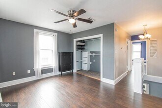 5547 Ridge Ave in Philadelphia, PA - Building Photo - Building Photo