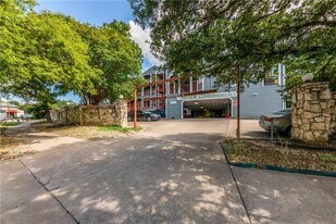 2901 San Jacinto Blvd in Austin, TX - Building Photo