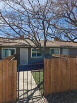 3220 Wellesley Ct NE, Unit #3 in Albuquerque, NM - Building Photo