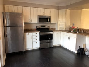 33609 N Evergreen Dr in Grayslake, IL - Building Photo - Building Photo