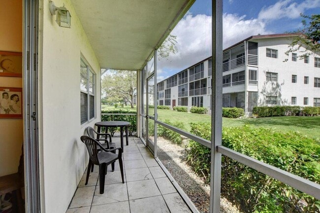 137 Fanshaw D in Boca Raton, FL - Building Photo - Building Photo