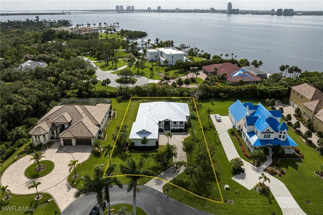 12630 Panasoffkee Dr in North Fort Myers, FL - Building Photo