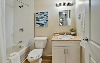 Georgetown Park Apartments in Winnipeg, MB - Building Photo - Building Photo