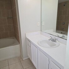 490 N Pin Oak Pl in Longwood, FL - Foto de edificio - Building Photo