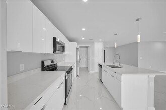 2913 NW 9th Terrace in Cape Coral, FL - Building Photo - Building Photo
