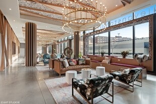 Albion Evanston in Evanston, IL - Building Photo