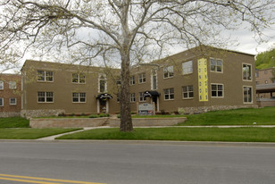 4520 Roanoke Pkwy Apartments