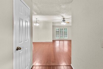 9230 Wandsworth Dr in Spring, TX - Building Photo - Building Photo