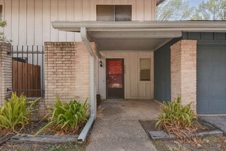 5905 Little Creek Trail in Austin, TX - Building Photo - Building Photo