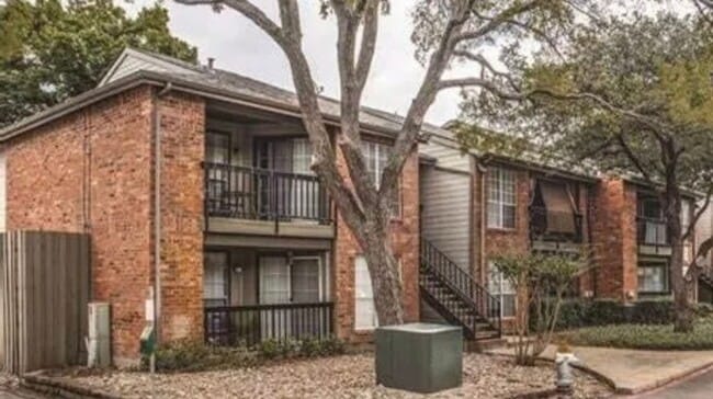 property at 18333 Roehampton Dr