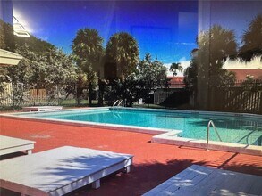 21343 NE 8th Ct in Miami, FL - Building Photo - Building Photo