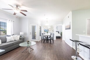 Westbury at Lake Brandon in Brandon, FL - Building Photo