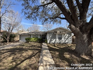 3027 Shadow Bend Dr in San Antonio, TX - Building Photo