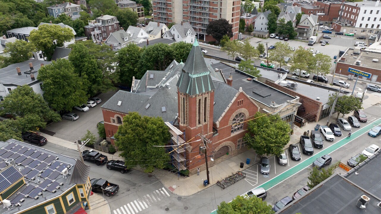 25 Bow St, Unit 1 in Somerville, MA - Foto de edificio