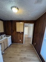 1010 S 6th St in Rockford, IL - Building Photo