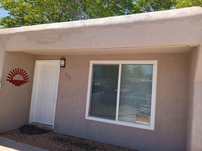 1015 June St NE in Albuquerque, NM - Building Photo - Building Photo
