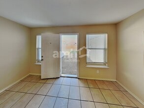 1107 Wayne Ave in Duncanville, TX - Building Photo - Building Photo