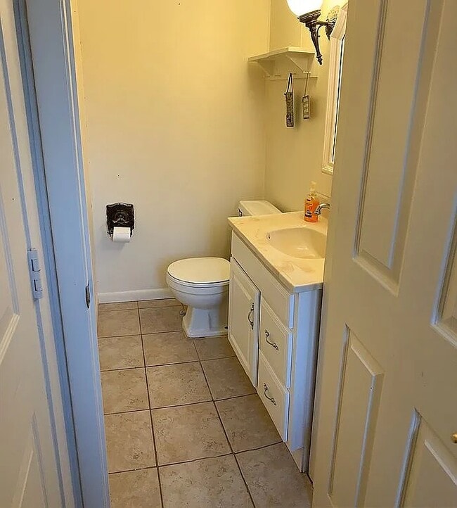 114 Hillcrest Acres in New Castle, PA - Foto de edificio - Building Photo