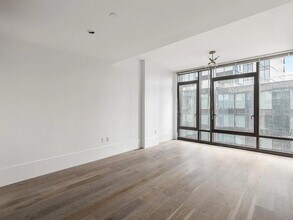 429 Kent Ave in Brooklyn, NY - Building Photo - Building Photo