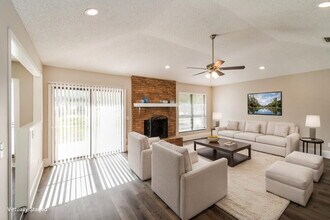 8930 Irongate Dr in Jacksonville, FL - Building Photo - Building Photo