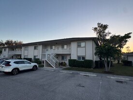 2350 Naples Trace Cir in Naples, FL - Building Photo