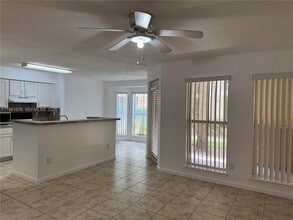 977 Riverside Dr in Coral Springs, FL - Building Photo - Building Photo