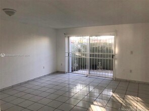 6690 SW 12th St in West Miami, FL - Building Photo - Building Photo