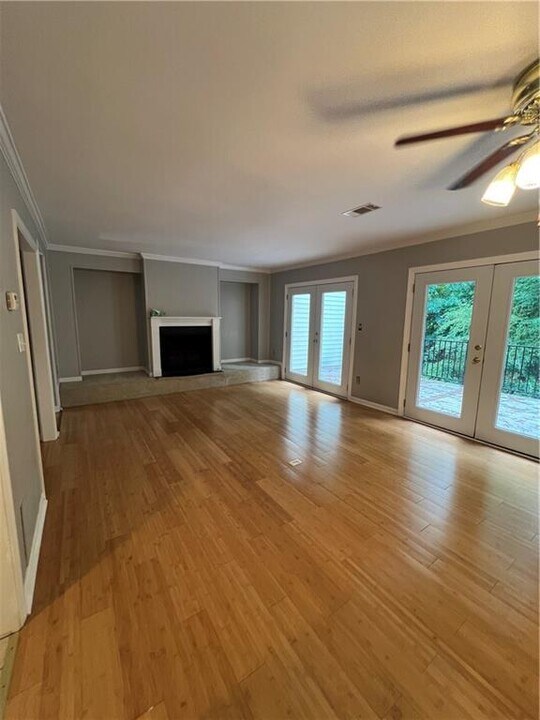 6500 Gaines Ferry Rd in Flowery Branch, GA - Building Photo