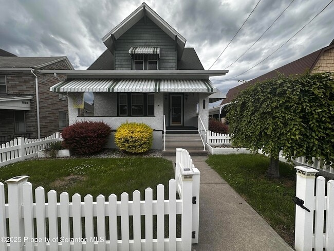 property at 1715 Tripp Ave