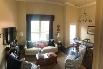 1422 East Capitol St NE in Washington, DC - Foto de edificio - Building Photo