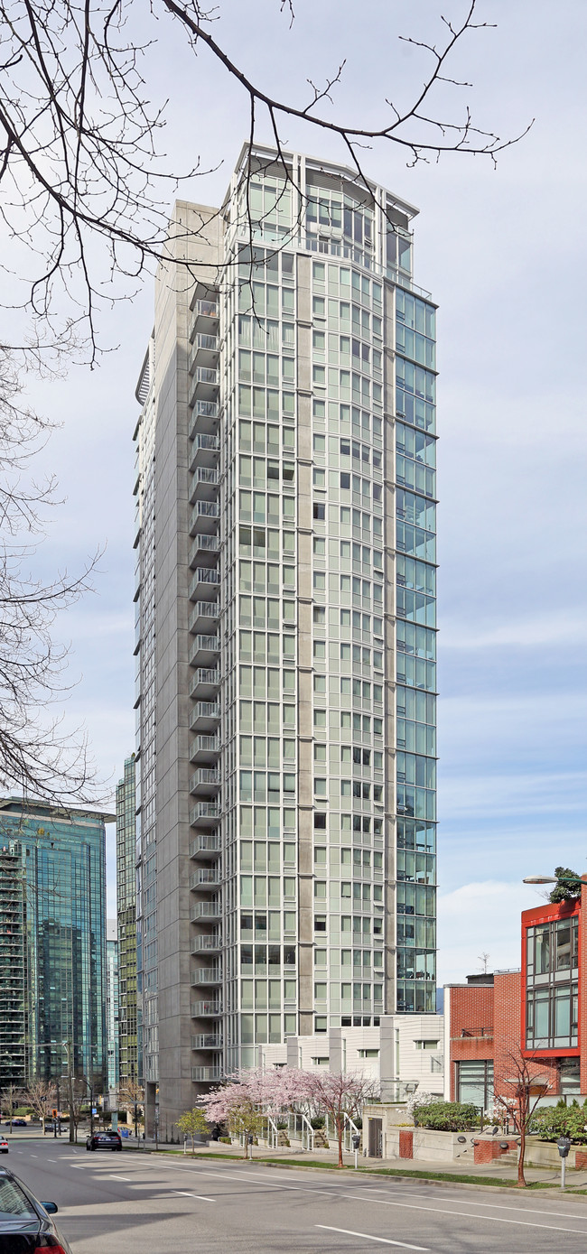 Flatiron in Vancouver, BC - Building Photo - Building Photo