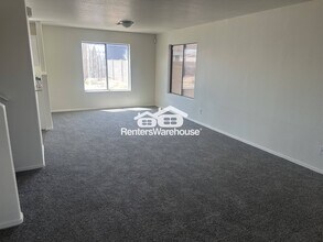 16237 W Monroe St in Goodyear, AZ - Foto de edificio - Building Photo