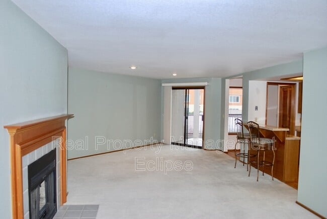 9910 NE 119th St in Kirkland, WA - Building Photo - Building Photo