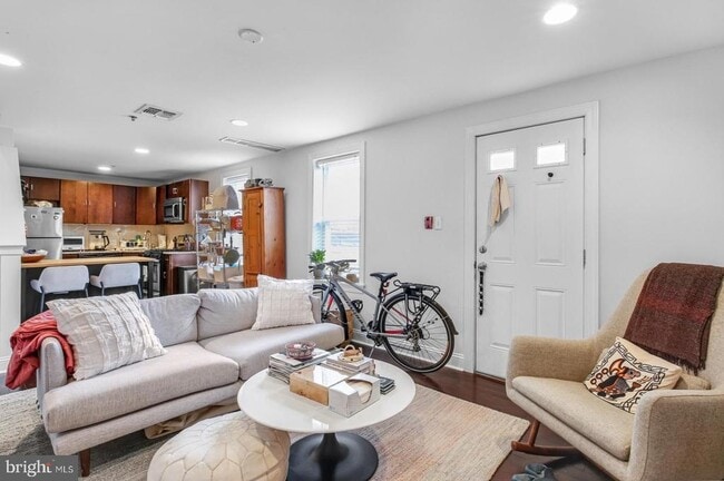 property at 1616 Fairmount Ave