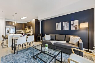 205 S Kings Dr in Charlotte, NC - Building Photo - Building Photo