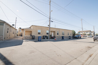 21 Main St in Watsonville, CA - Building Photo - Building Photo